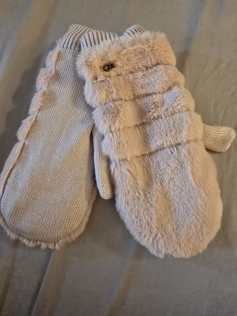 UGG Plush Shearling-Lined Mittens in Blush Pink-NWT! - Picture 10 of 10